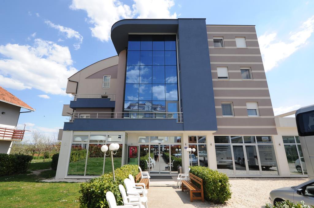 Hotel Rosabel Međugorje Exteriör bild