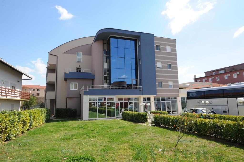 Hotel Rosabel Međugorje Exteriör bild